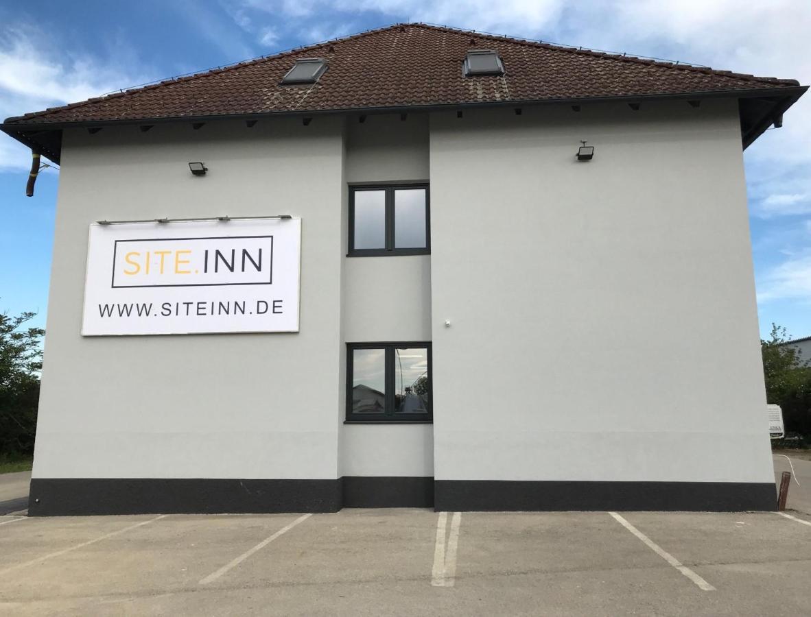 Site.Inn Wien Himberg Exteriör bild