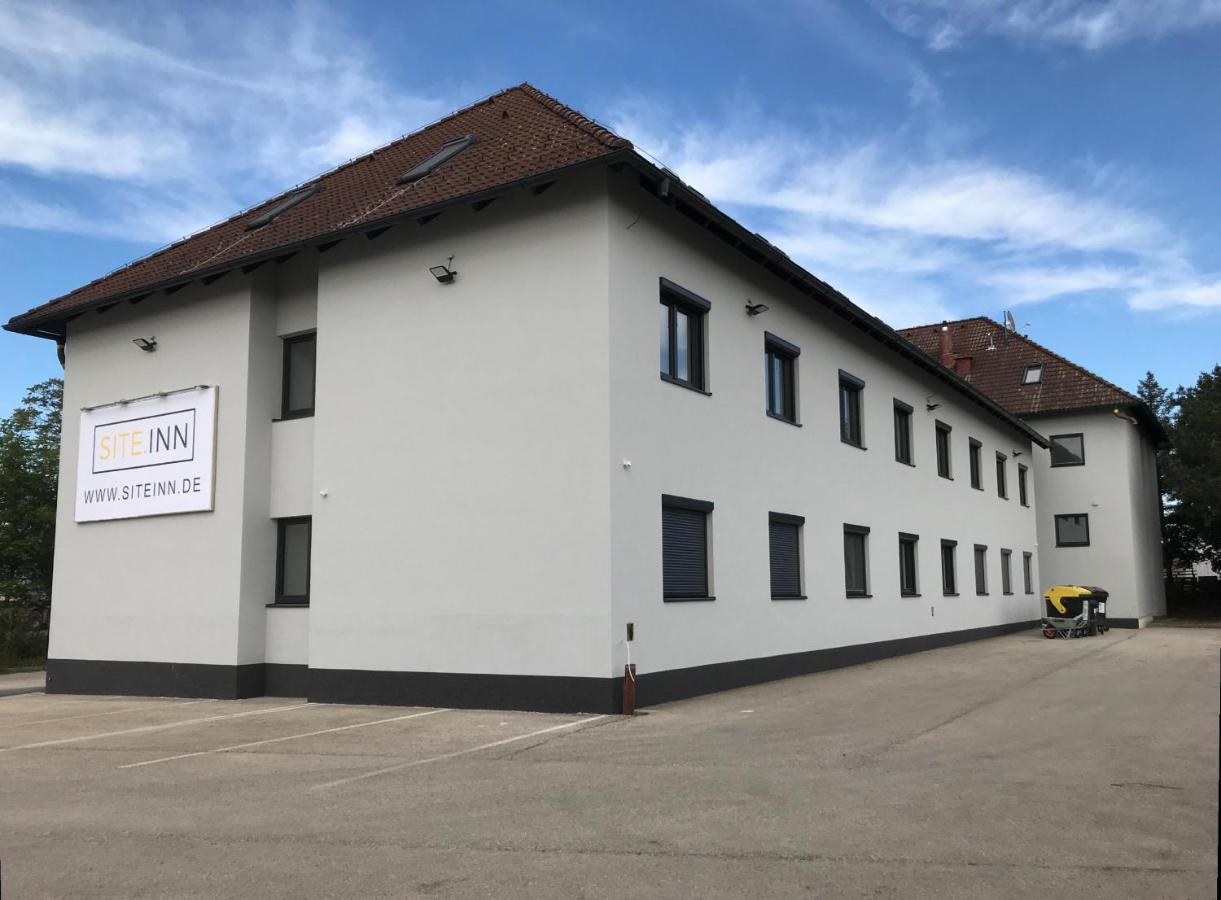 Site.Inn Wien Himberg Exteriör bild